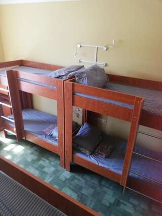 Хостелы Kava Hostel Львов Общий 8-местный номер для мужчин-7